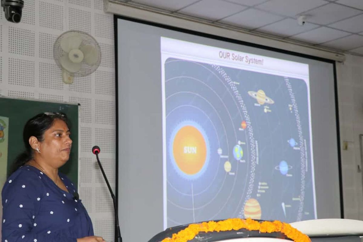 Scientists And Scholars Delve Into Earths Deep Past And Planetary